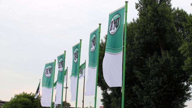 VfB im Autokorso nach Norderstedt