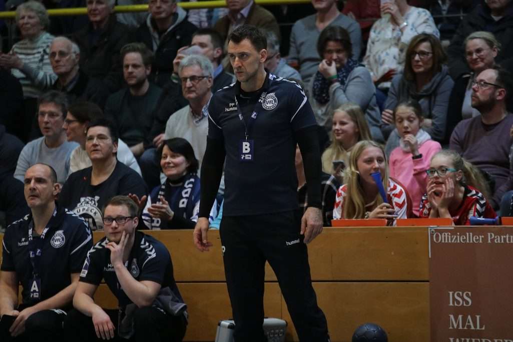 Angespannt und oft ratlos: Trainer Piotr Przybecki vom VfL Lübeck-Schwartau