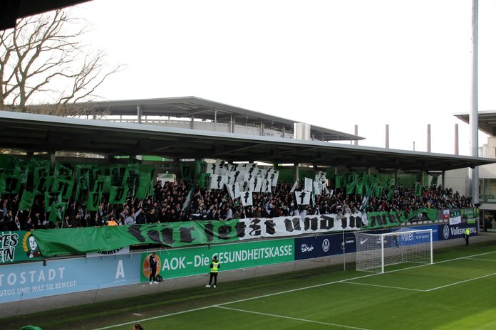 VfB-Anhänger in Wolfsburg beim 2-1