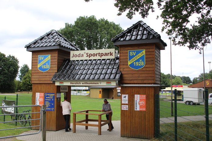 SV Todesfelde - Eingangsbereich - Foto SR