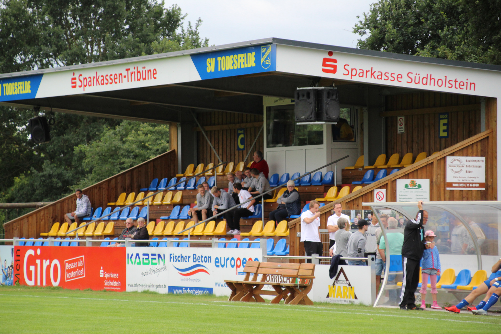 SV Todesfelde - Haupttribüne des Oberligisten - Foto SR