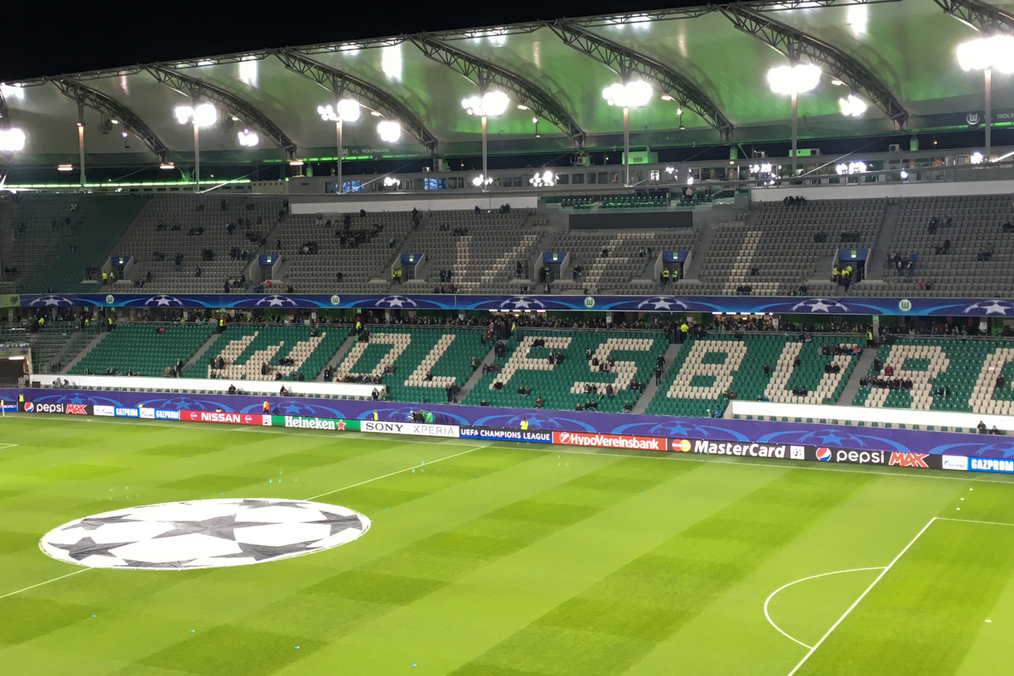 Die Volkswagen-Arena in Wolfsburg