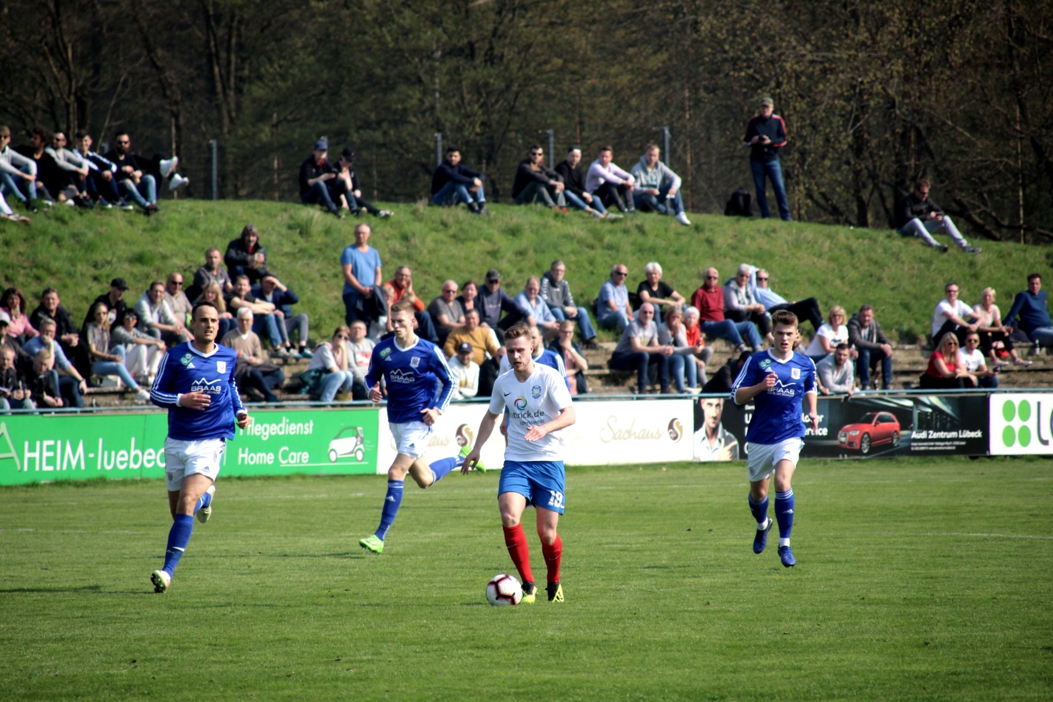 Michael Saar (Nr.18) hatte im Spiel gegen Oldenburg jede Menge Freiraum - Foto SR
