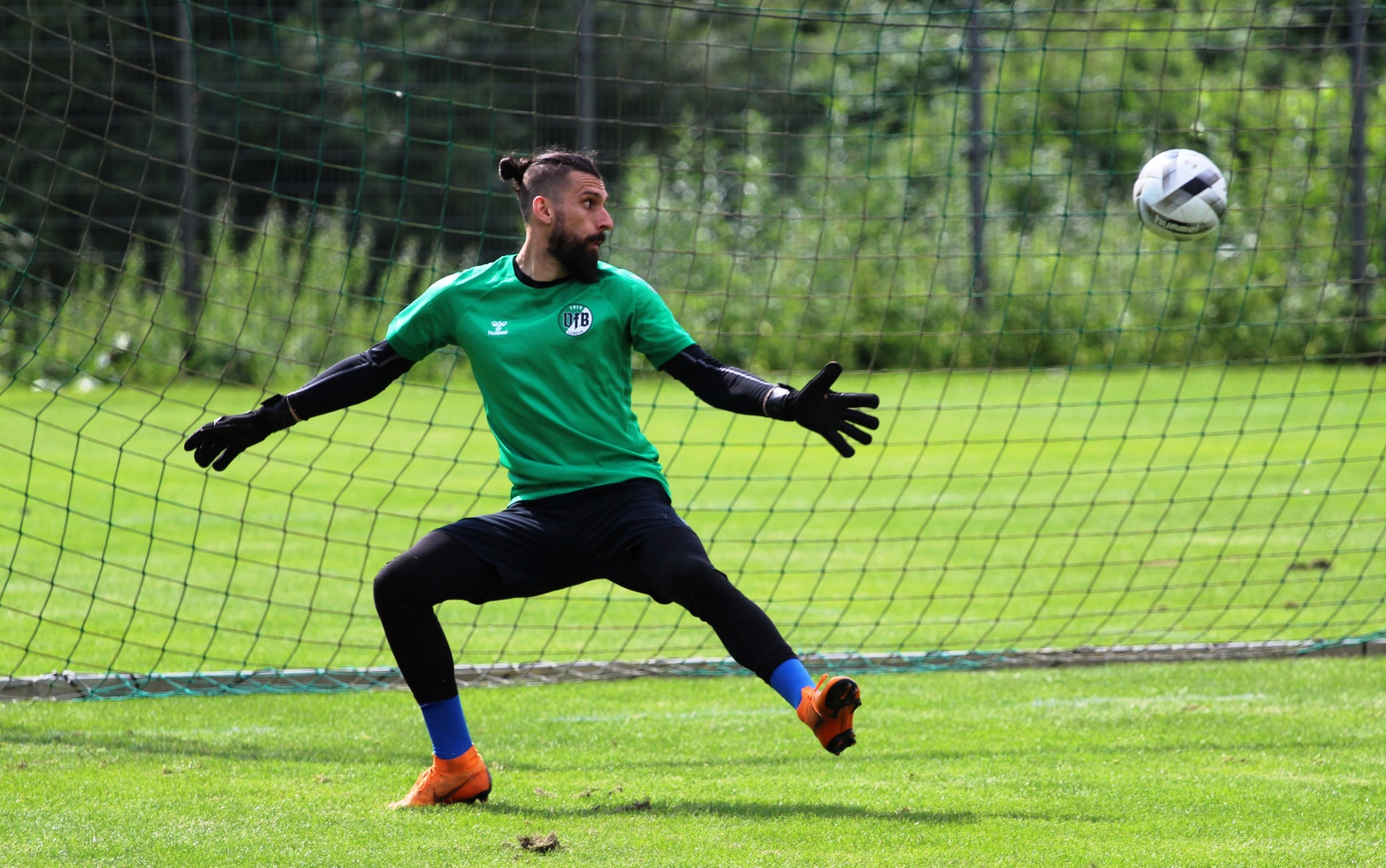 Josip Jokanovic, Torwart zur Probe beim VfB Lübeck