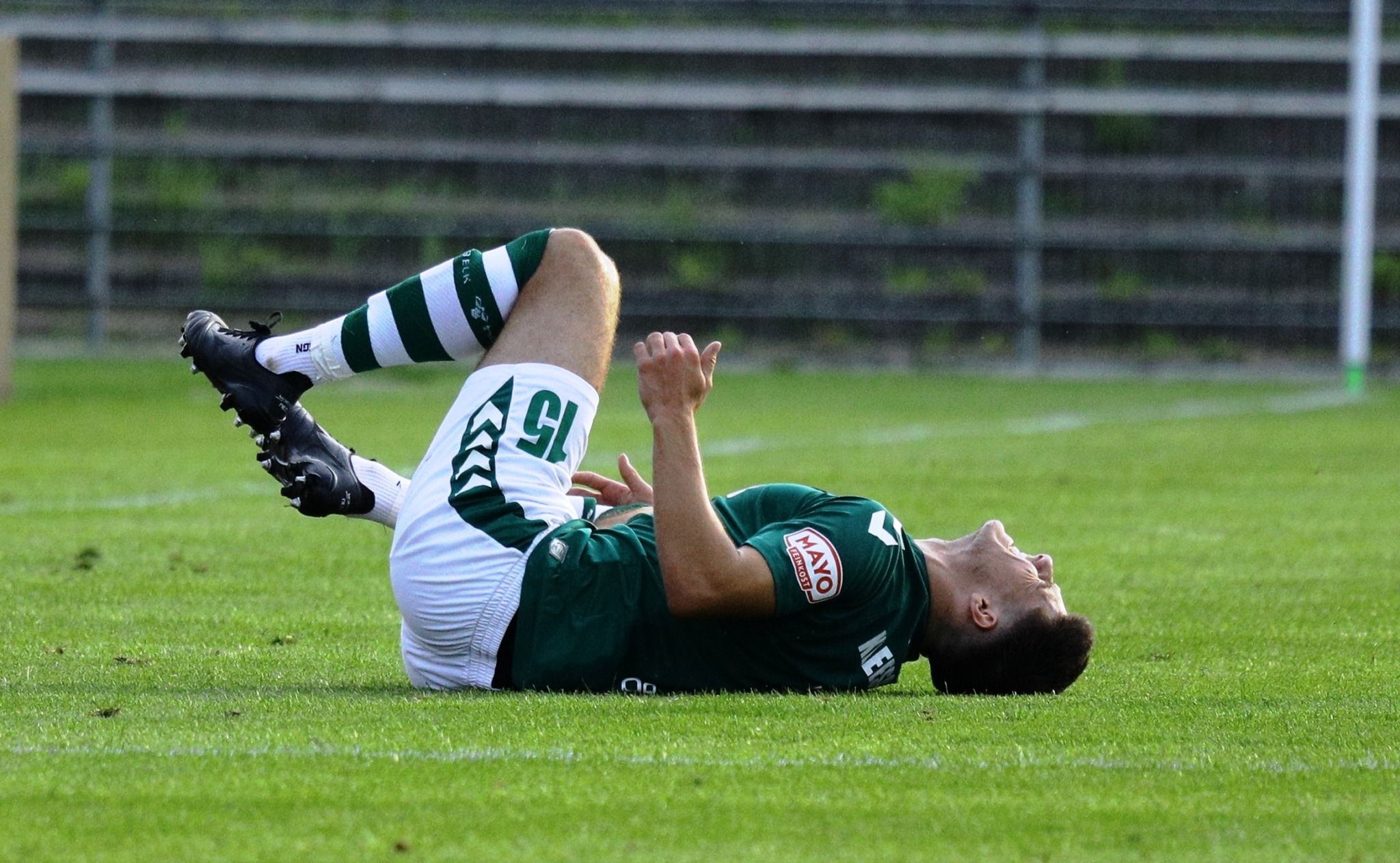 Fynn Kleeschätzky verletzt, VfB Lübeck. Foto Raasch
