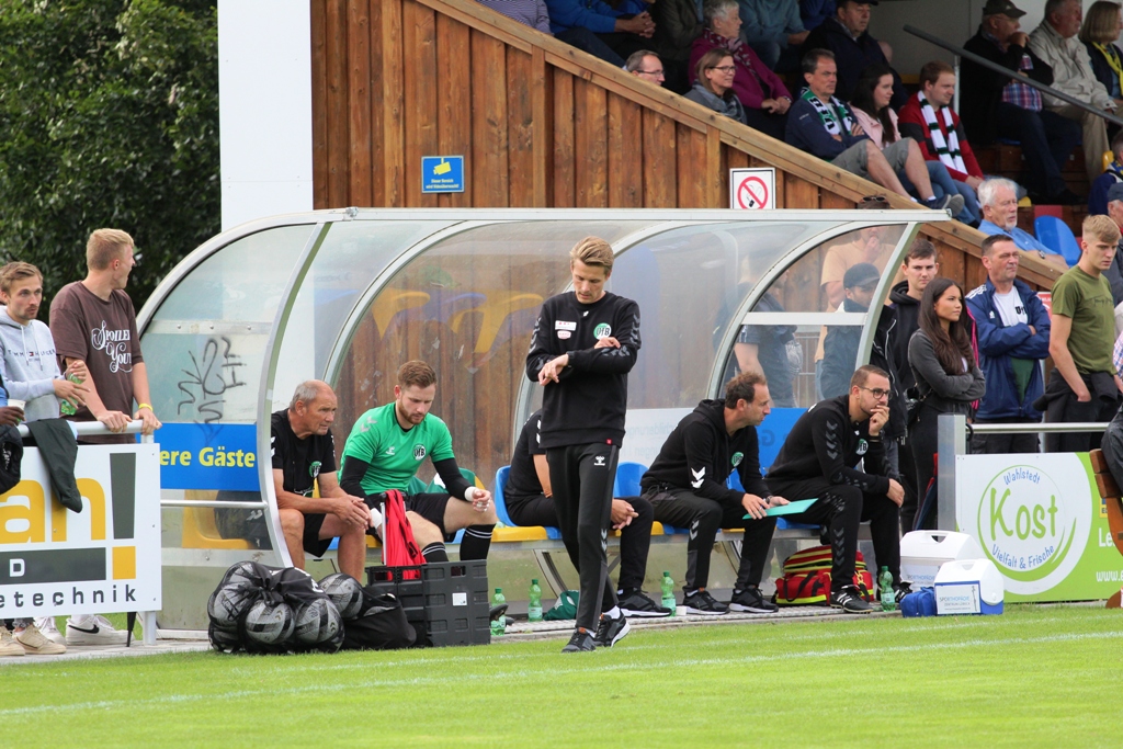 Lukas Pfeiffer, Trainer des VfB Lübeck