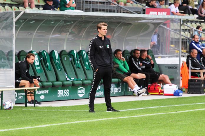 Lukas Pfeiffer, Coach VfB Lübeck, Bank
