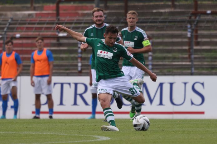 Mirko Boland (VfB Lübeck) gegen Holstein Kiel II
