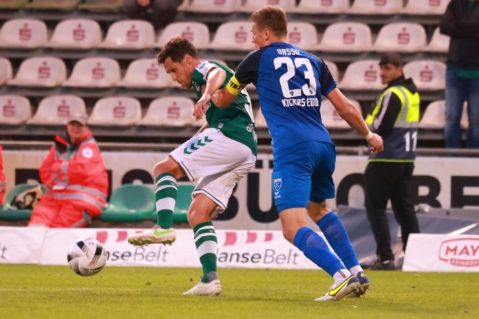 Mirko Boland (VfB Lübeck) im Spiel gegen Kickers Emden