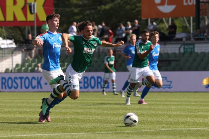 Robin Kölle (VfB Lübeck) gegen Holstein Kiel II