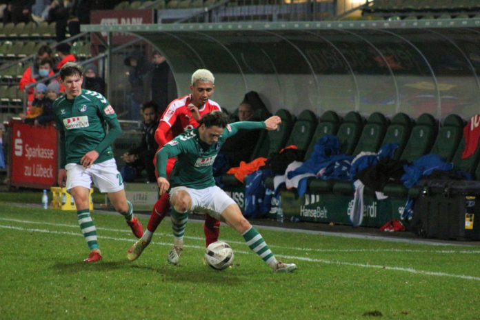 Robin Kölle (VfB Lübeck) gegen Holstein Kiel II