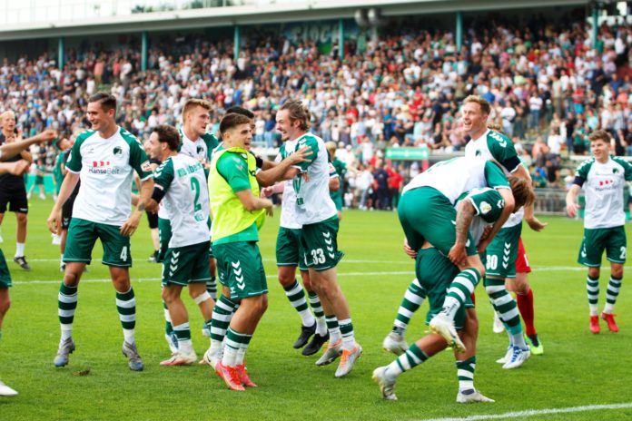 VfB Lübeck feiert Überraschung im DFB-Pokal. Foto Knothe