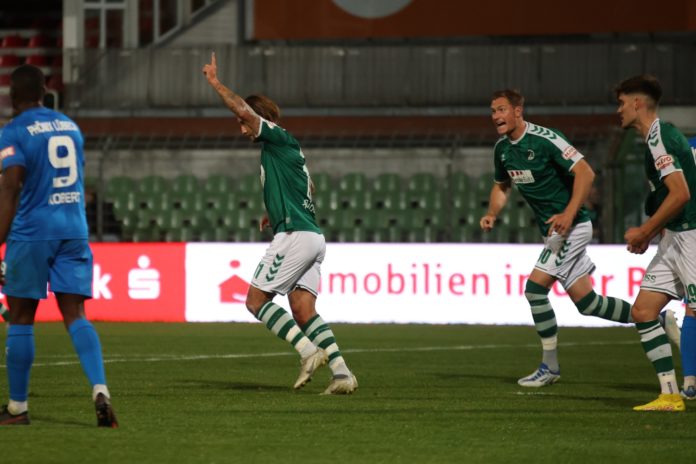 Felix Drinkuth (VfB Lübeck) freut sich über das Tor gegen den 1. FC Phönix Lübeck