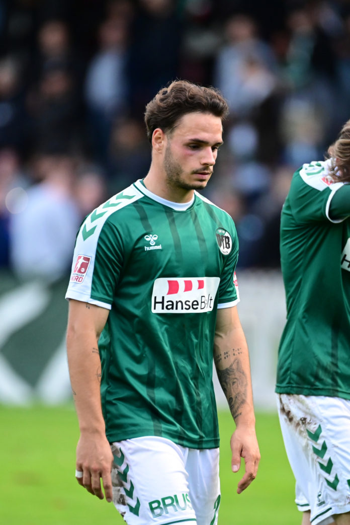 Robin Kölle (VfB Lübeck) musste im letzten Spiel verletzt runter