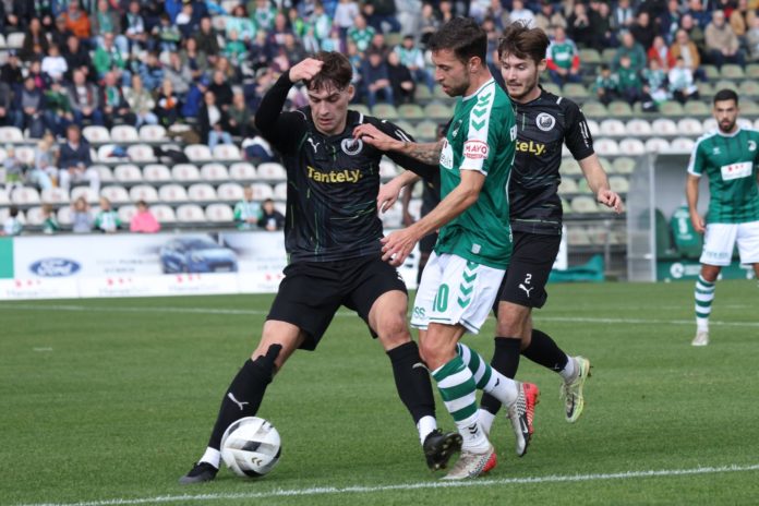 Manuel Farrona Pulido (VfB Lübeck) gegen den BSV Rehden