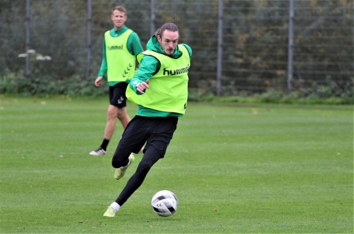 Niklas Kastenhofer (VfB Lübeck) ist wieder ins Training zurückgekehrt