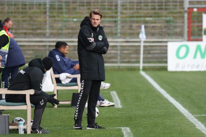 Coach Lukas Pfeiffer (VfB Lübeck) war nicht zufrieden mit dem Ergebnis