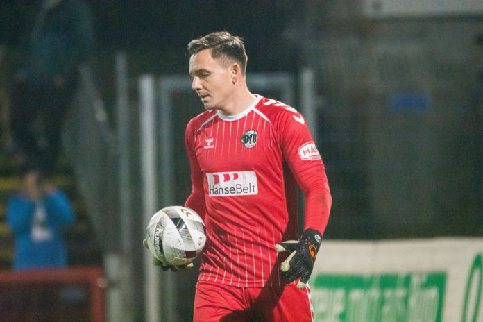Torwart Florian Kirschke (VfB Lübeck musste einmal gegen den Hamburger SV II hinter sich greifen