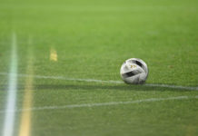 Niedrige Temperaturen, harte Plätze und erste Testspiele