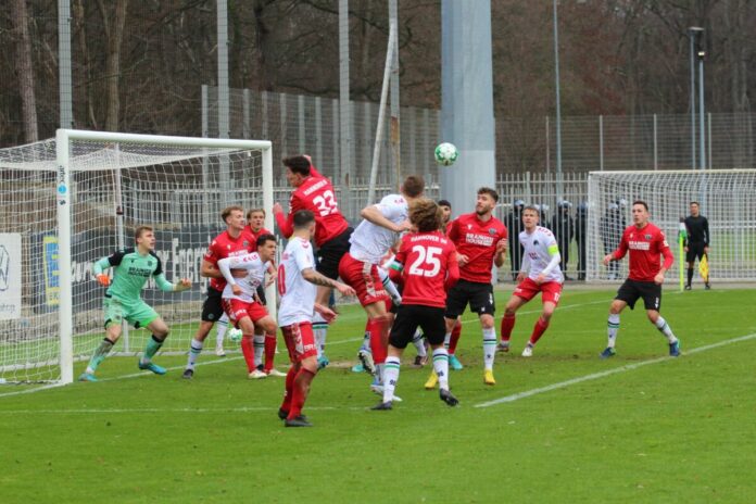 Der VfB Lübeck schnürt Hannover 96 II ein