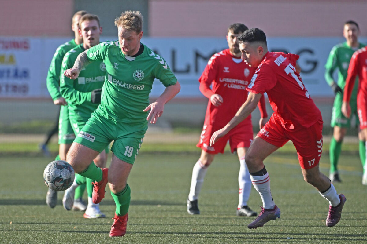Bastian Zeh trifft für Schönberg 95 zur Probe gegen Oberligisten › HL