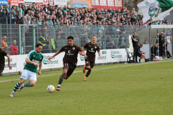 Robin Kölle (VfB Lübeck) bei St. Pauli II