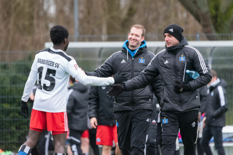 Phönix Lübeck macht HSV-Nachwuchs zum Spitzenreiter – K.o. kurz vor Schluss