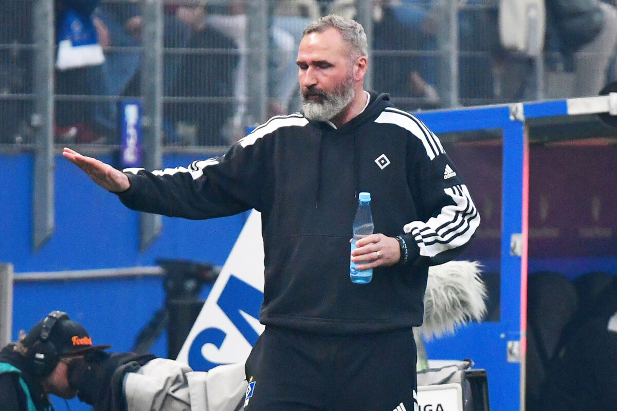 Das Geheimnis der Wasserflasche bei HSVTrainer Tim Walter › HLSPORTS