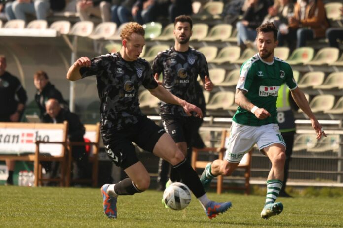 Manuel Farrona Pulido (VfB Lübeck) kassierte seine 5. Gelbe Karte