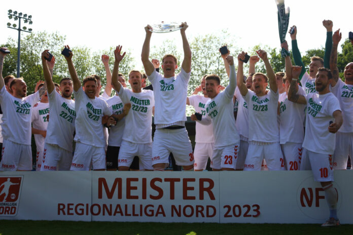 Meister der Regionalliga Nord 2023, der VfB Lübeck