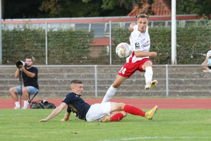 Morten Rüdiger (VfB Lübeck) im Spiel gegen den 1. FC Phönix Lübeck