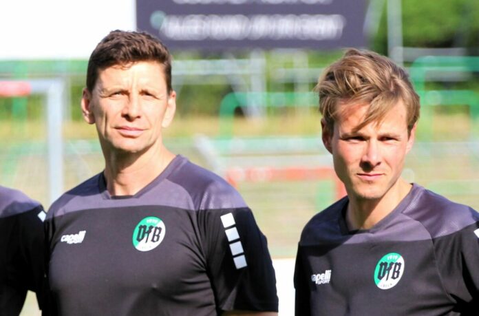 Co-Trainer Bastian Reinhardt, Cheftrainer Lukas Pfeiffer (VfB Lübeck)