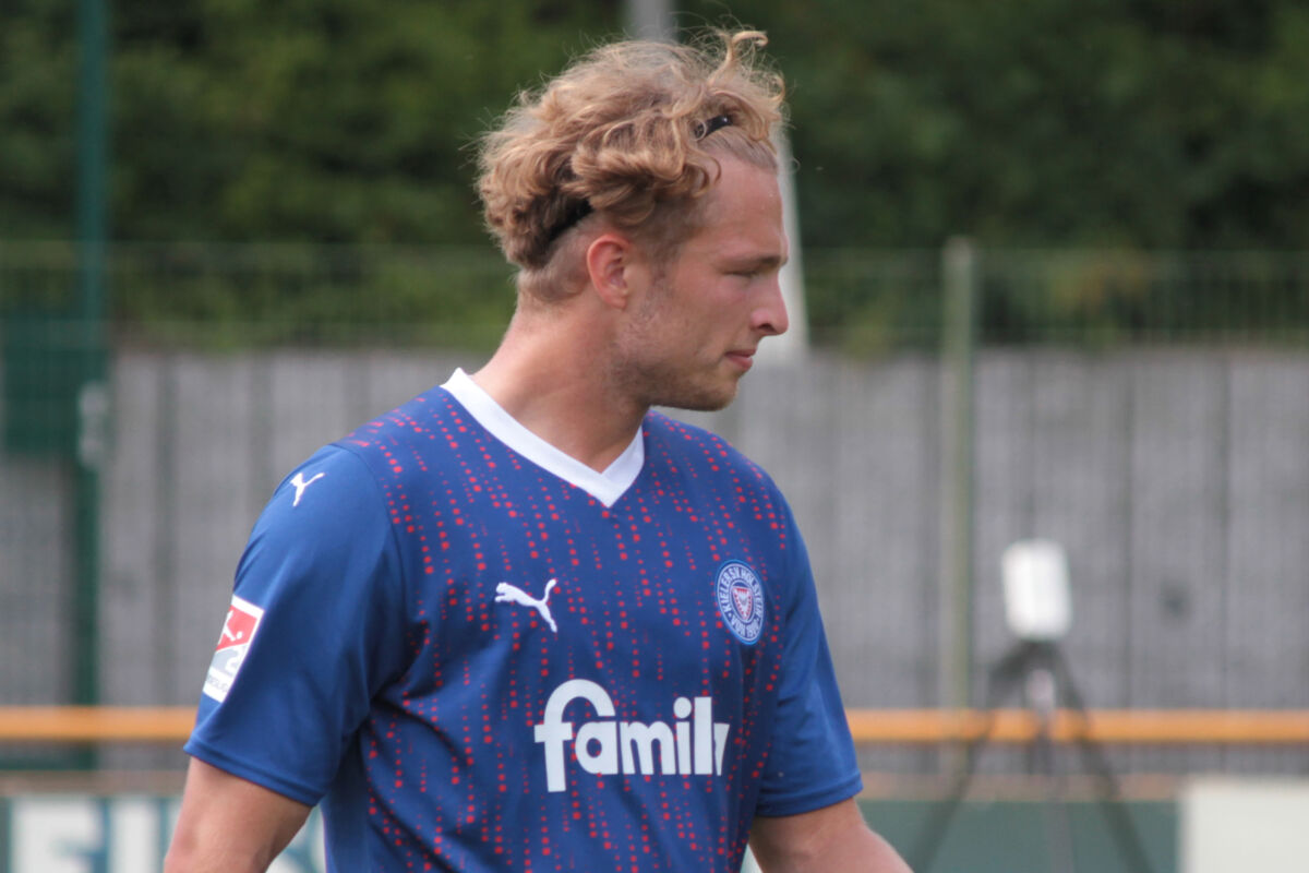 253 Tage Alptraum vorbei: Fiete Arp führt Holstein Kiel bei Hansa Rostock auf die Siegerstraße
