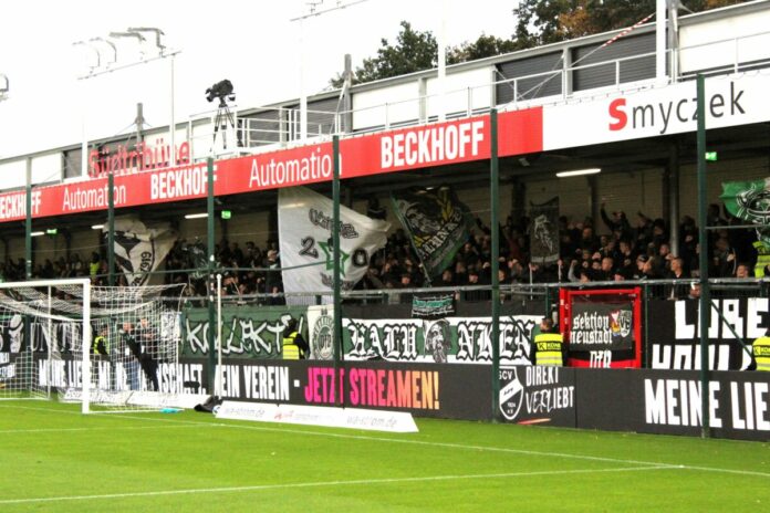 Große Unterstützung für den VfB Lübeck beim SC Verl