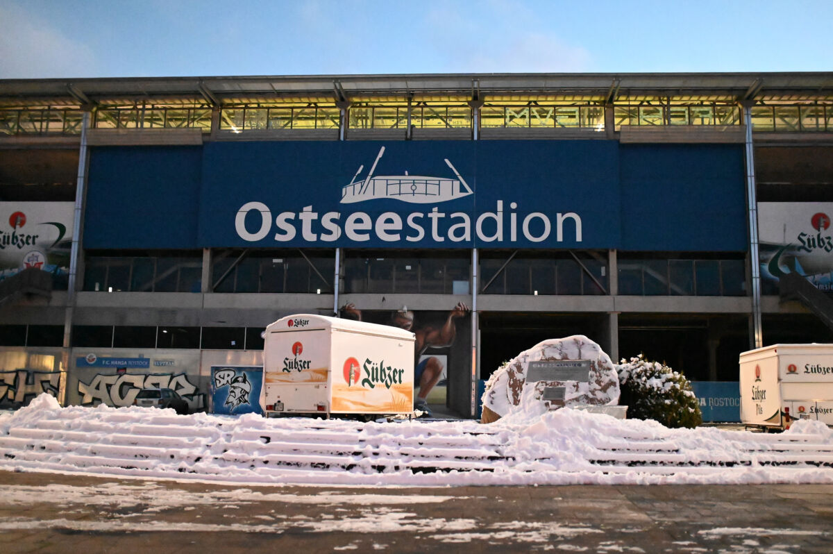 Nach Randale in Rostock: Schalke 04 lässt Fans mit Mannschaftsbus zurückfahren – Hansa will handeln › HL-SPORTS