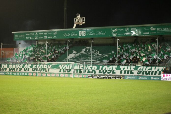 Stimmung in der Pappelkurve beim VfB Lübeck