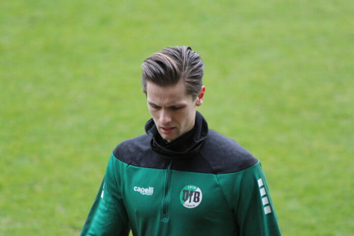 Torwart Daniel Mesenhöler zur Probe im Dezember 2023 beim VfB Lübeck