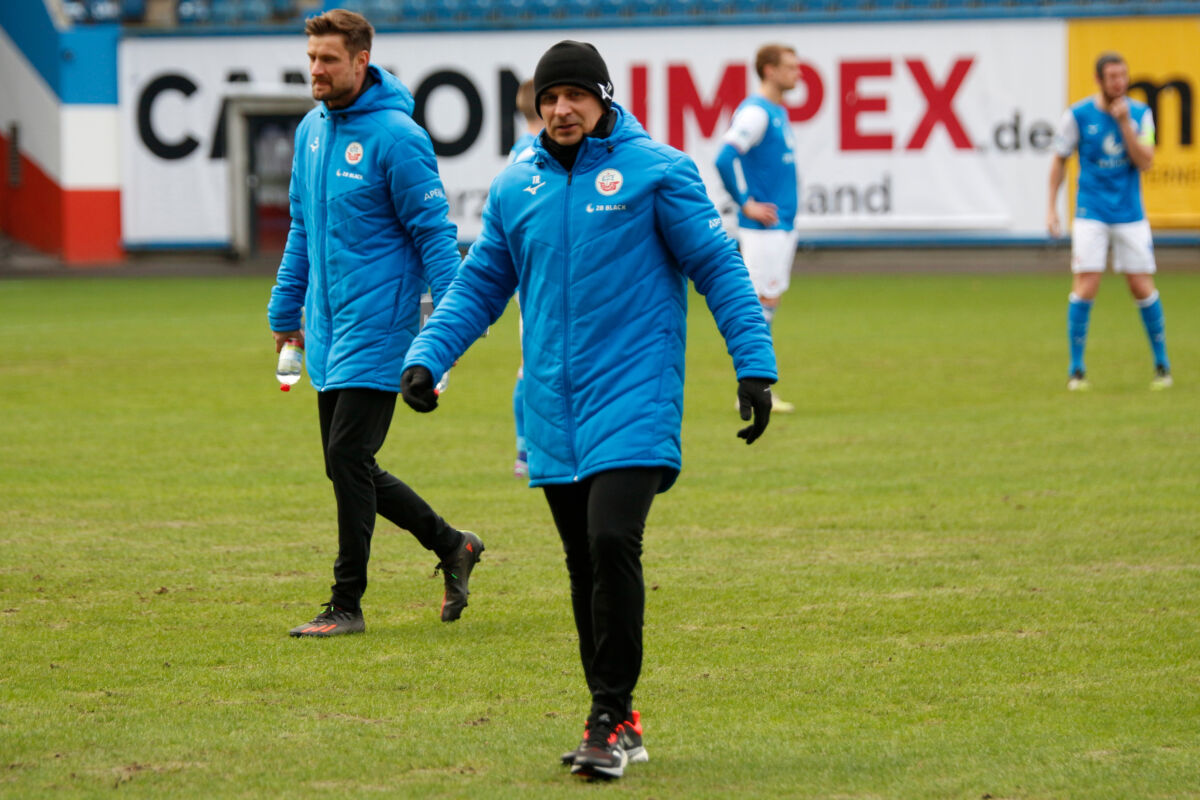 F.C. Hansa Rostock, Trainer und Sportdirektor vor Schicksalsspiel bei Eintracht Braunschweig › HL-SPORTS