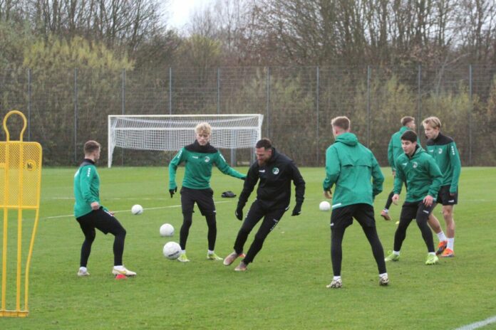 Training beim VfB Lübeck, 1. Einheit
