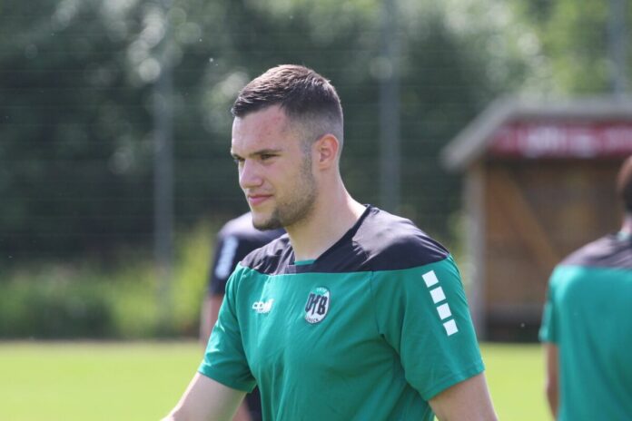 Antonio Verinac, Neuzugang beim VfB Lübeck, 1.Einheit