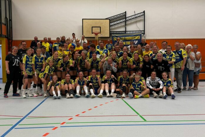 To-Lee feiert Aufstieg mit Fans