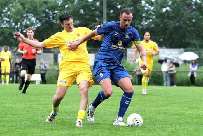 Vincent Janelt (FC Dornbreite) im Test gegen Eutin 08