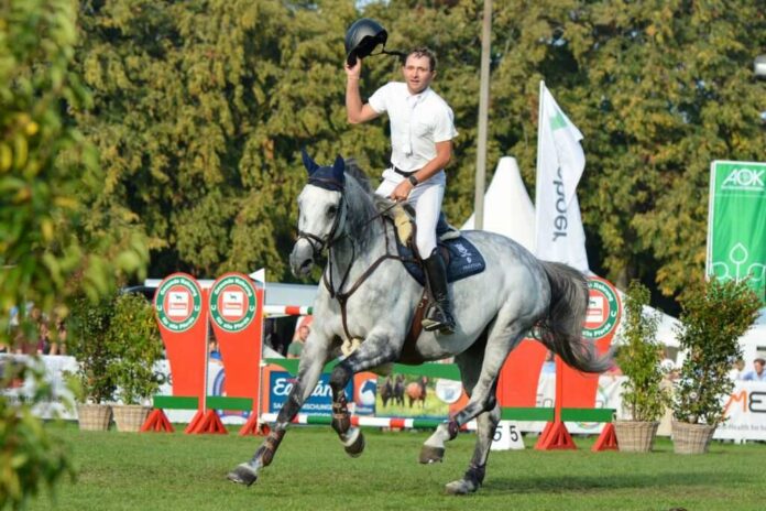 2025-09-05_Landesturnier Bad Segeberg_Christian Hess_RV-Malina Blunck Christian Hess gewann 2023 mit Hyazinthe CR Gold im Parcours – auch 2025 tritt der international erfolgreiche Reiter aus Heidmühlen wieder an. (Foto: RathmannVerlag/Malina Blunck)