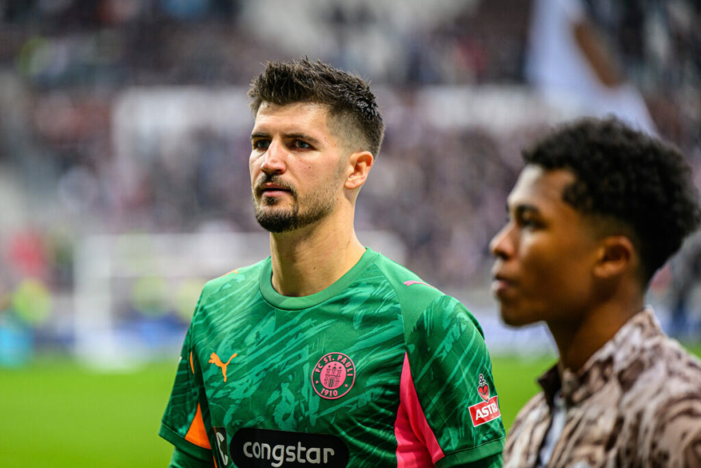 Bundesliga-Drama am letzten Spieltag: St. Pauli kämpft ums Überleben – Wolfsburg und Heidenheim zeigen Selbstvertrauen 1 lobeca 226166 henning rohlfs 20250927 @ Bundesliga-Drama am letzten Spieltag: St. Pauli kämpft ums Überleben – Wolfsburg und Heidenheim zeigen Selbstvertrauen