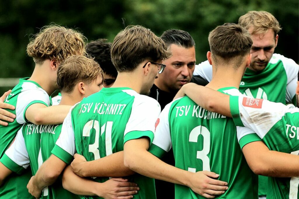 whatsapp bild 2025 10 15 um 151608 289d6220 @ Nach zweigeteilter Sommervorbereitung: TSV Kücknitz hat die Top-Fünf im Visier
