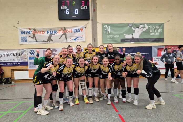 Elbdiven feiern Sieg