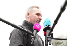 Holstein Kiel: Tim Walter bügelt Journalisten ab – „Darum sitzen Sie da und ich hier“