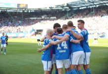 Hansa Rostock: Keine Ausschreitungen auf den Rängen, dafür Feuerwerk auf dem Rasen