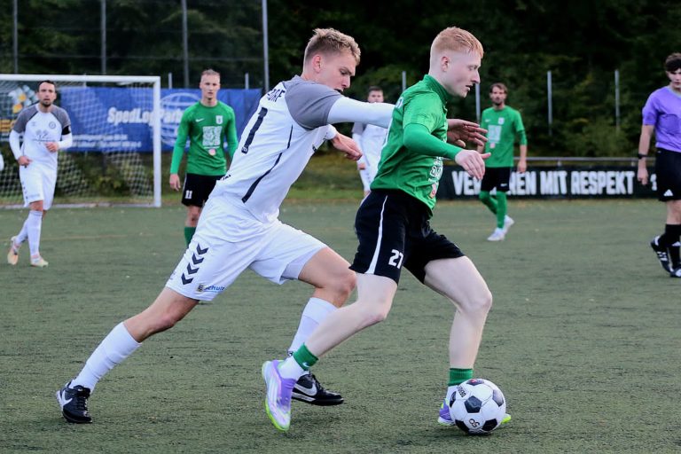 Zwei Teams, zwei Serien: Formstarke Spitzenteams im direkten Duell – Abstiegskampf am Segrahner Berg