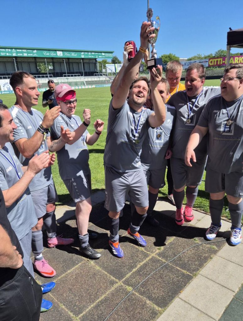 Kalle-Stawikowski-Cup: Packender inklusiver Fußball auf der Lohmühle 2 kalle cup 2026 sieger euro league neumunster lebenshilfe @ Kalle-Stawikowski-Cup: Packender inklusiver Fußball auf der Lohmühle